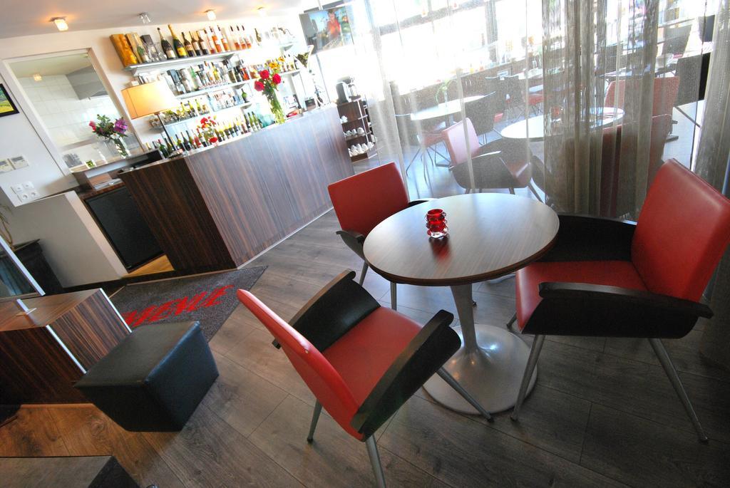 Hotel De Loire Et Restaurant Les Bateliers