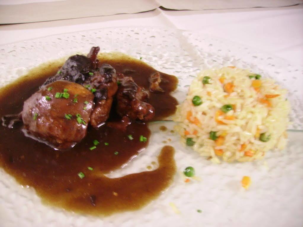 Hotel De Loire Et Restaurant Les Bateliers 3* Trelaze